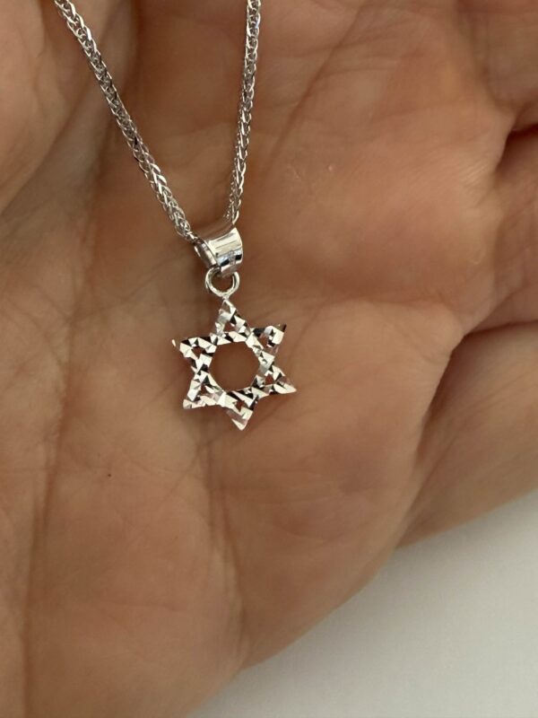 015844a1-eab0-4045-8974-ffc859477856